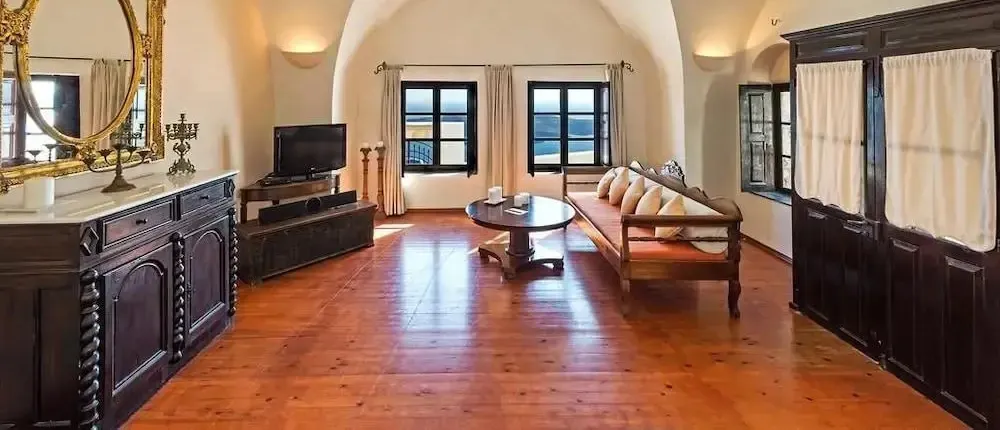 Lava Suites and Lounge