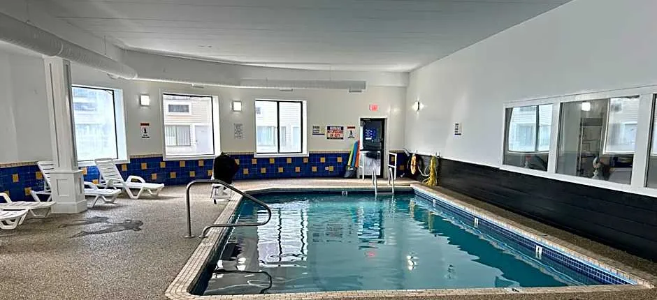 Admiralty Inn & Suites - a Red Collection Hotel