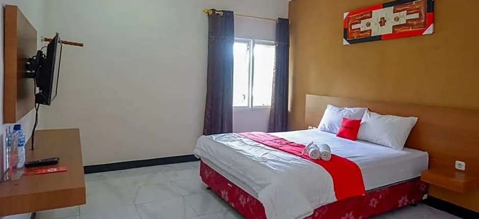 RedDoorz near Balai Kota Batu 3