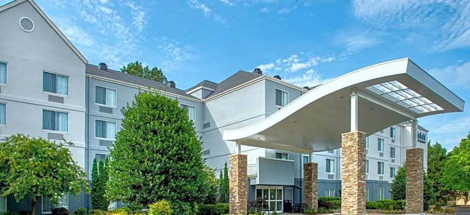 Fairfield Inn & Suites by Marriott Raleigh Crabtree Valley