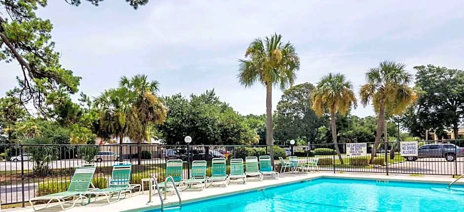 Days Inn by Wyndham Little River