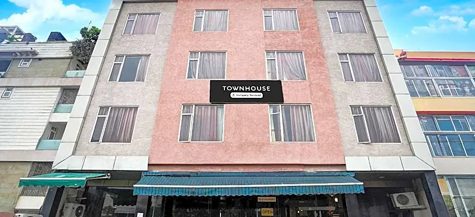 Super Townhouse Bani Park formerly Aroma Residency
