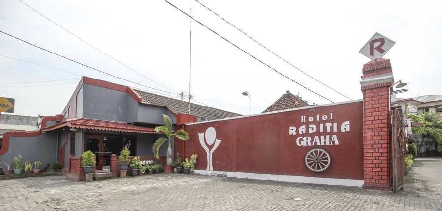 RedDoorz @ Jalan Menteri Supeno