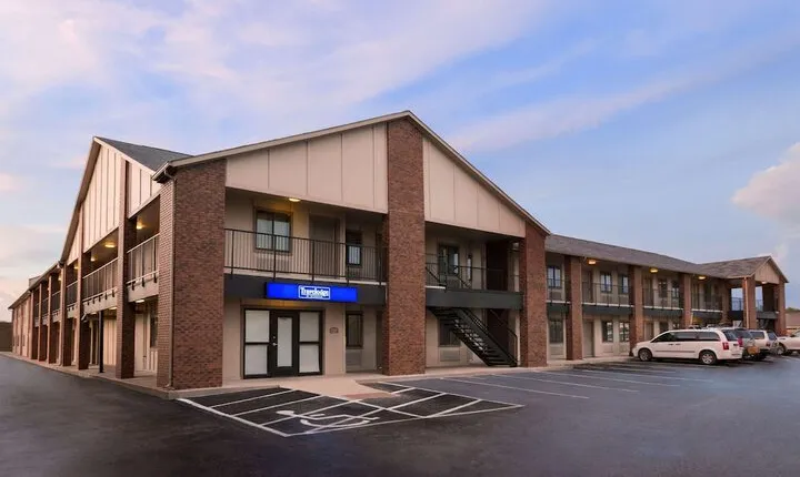 Travelodge by Wyndham Wellington KS
