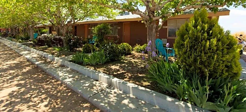 Hilltop Tavern & Inn