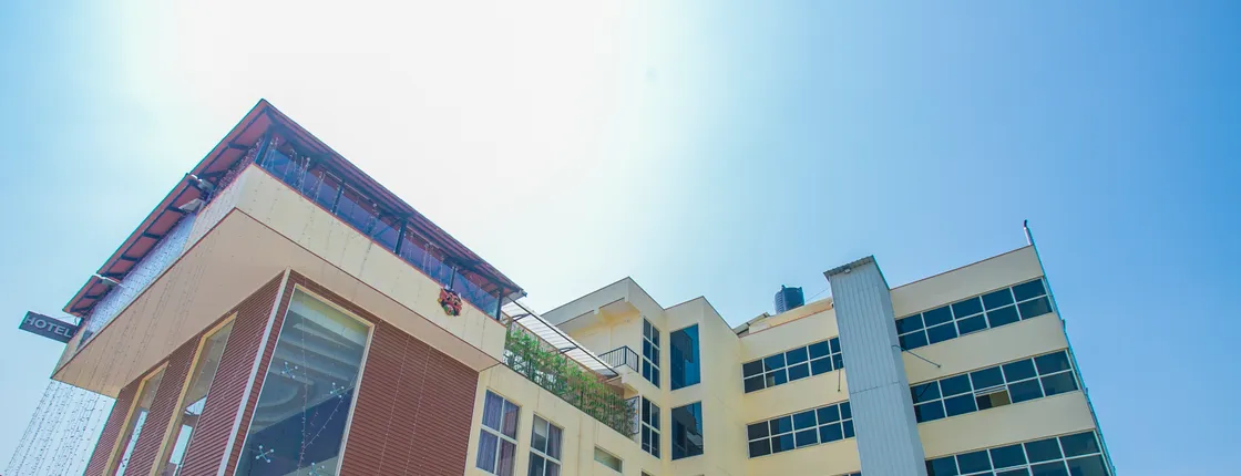 OYO 22837 Chairmen's Hotel