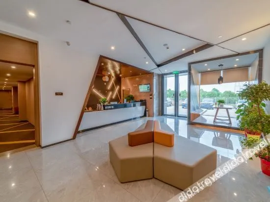 Iu Hotel Huangjinkou Subway station store