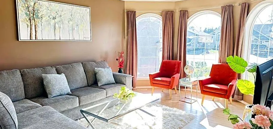 Comfortable 6 bedrooms house