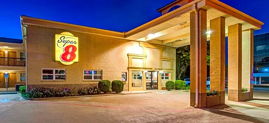 Super 8 by Wyndham Richardson Dallas