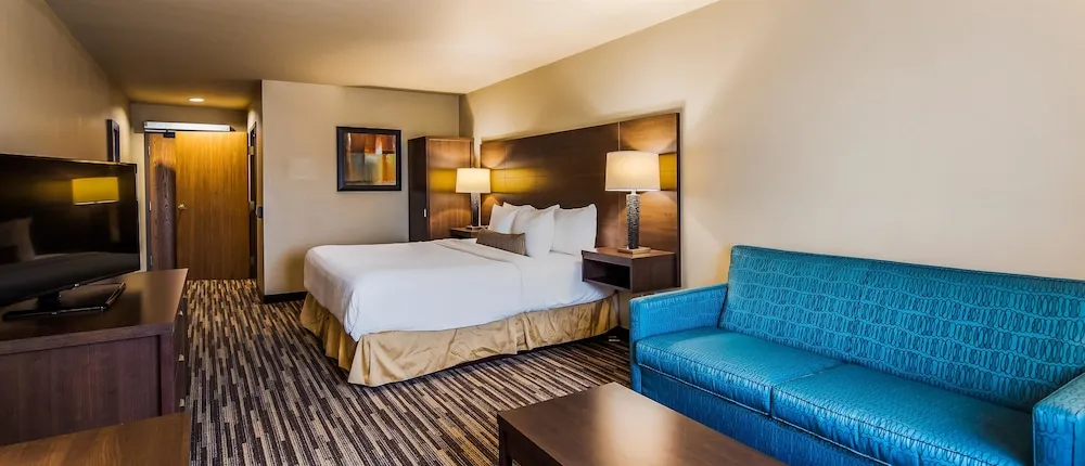 BEST WESTERN PLUS DARTMOUTH HOTEL AND SUITES