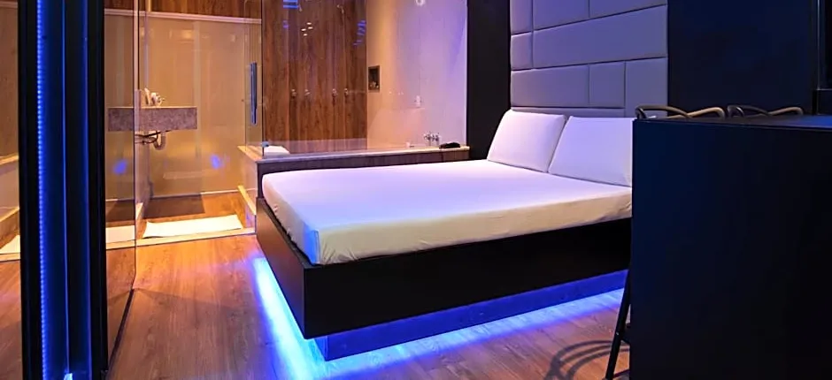 Motel Fantasy 1
