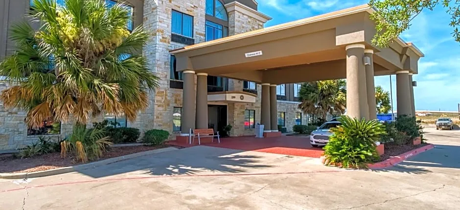 Holiday Inn Express and Suites Beeville By IHG