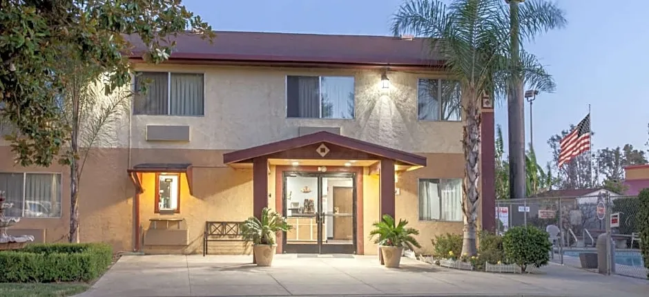 Super 8 by Wyndham Selma/Fresno Area