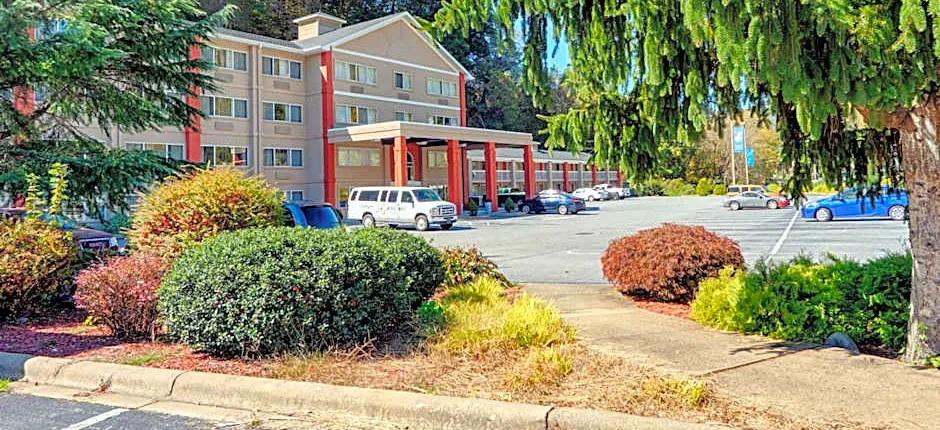 Cherokee Grand Hotel