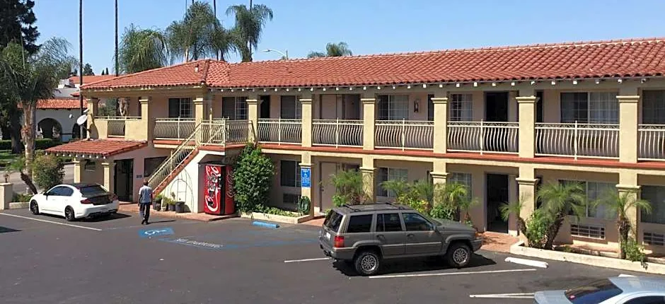 Santa Ana Travel Inn