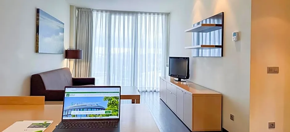 Hotel Jardines de Uleta Suites