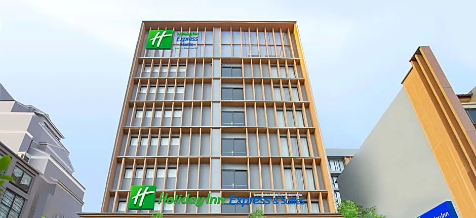 Holiday Inn Express And Suites Bangkok Central Pier By IHG