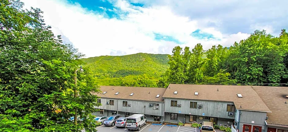 Smoketree Lodge by VRI Resort