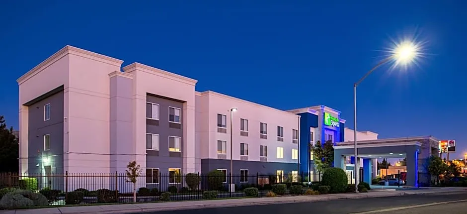Holiday Inn Express Stockton Southeast By IHG