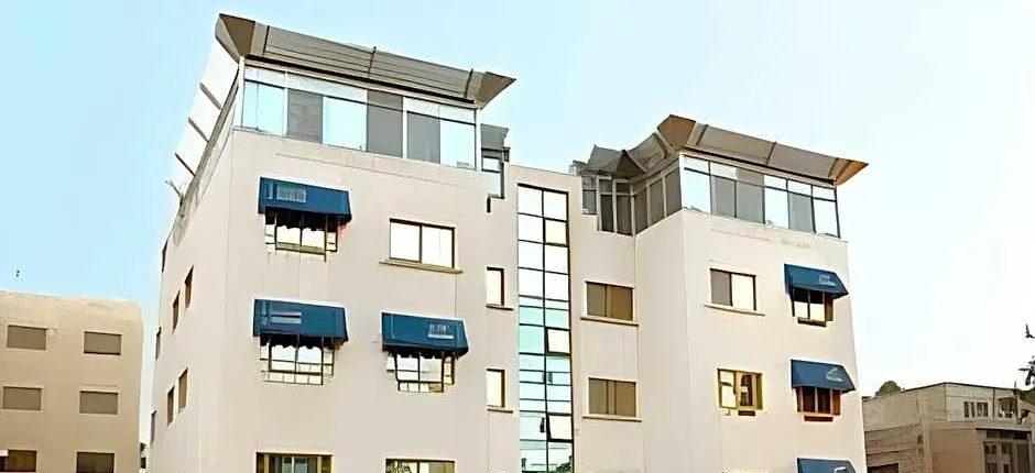 Capri Hotel Suites