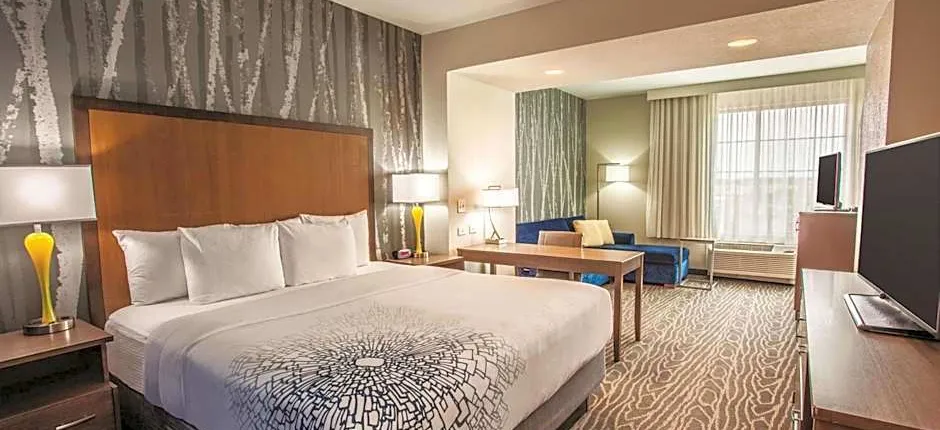 La Quinta Inn & Suites by Wyndham Duluth