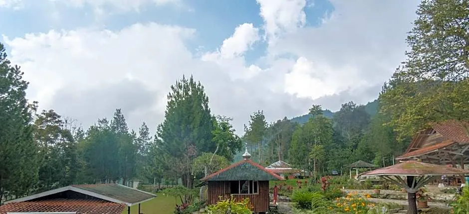 Hilltop Camp Lembang by TwoSpaces, Lembang