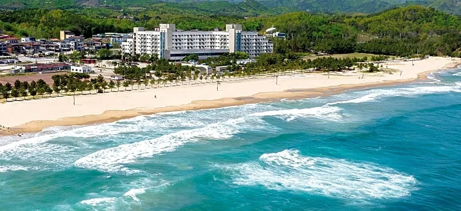 Ocean to You Resort Sokcho Seorak Beach Hotel and Condo