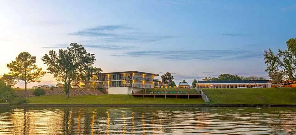 Super 8 by Wyndham Riverside AL