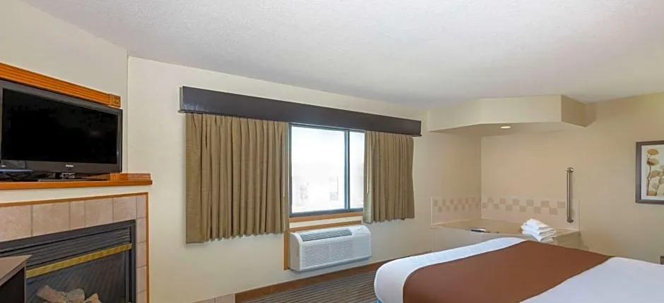 AmericInn by Wyndham Lincoln North