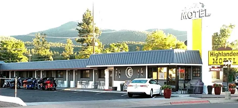 Highlander Motel