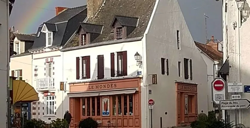 Le Mondes