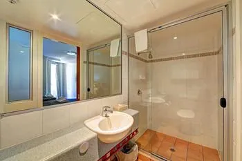 Burnett Riverside Hotel