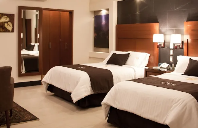Hotel Ecce Inn