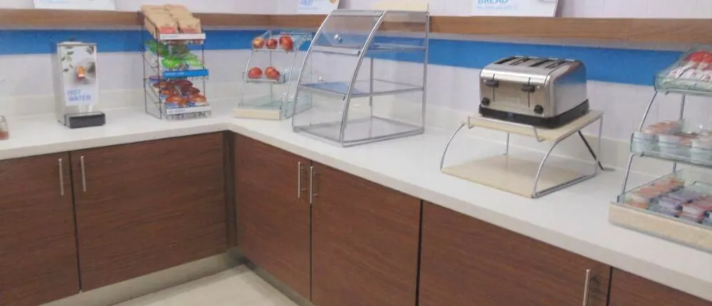 Hamilton Inn & Suites