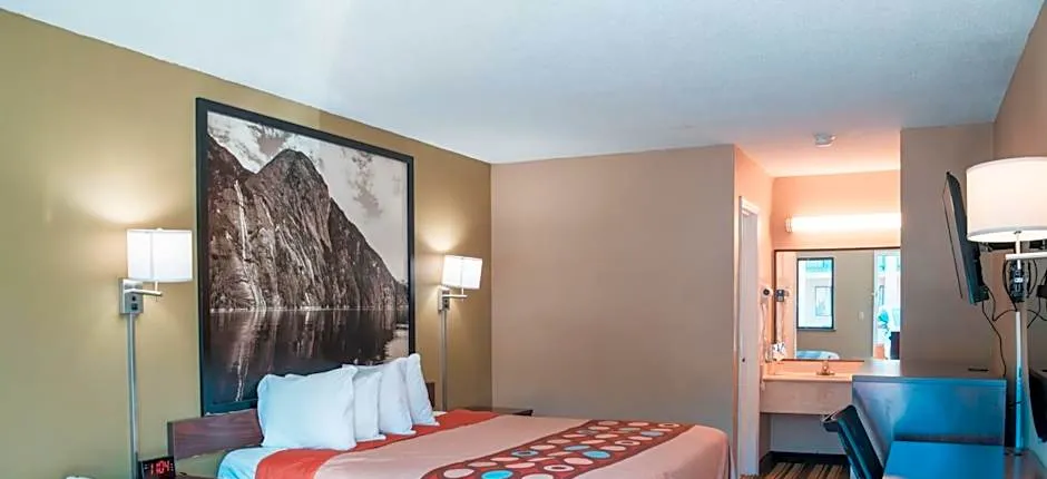 Super 8 by Wyndham Columbia SC / Ft. Jackson