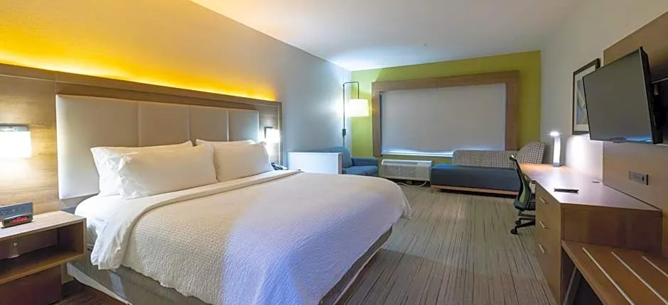 Holiday Inn Express & Suites Garland SW - NE Dallas Area By IHG