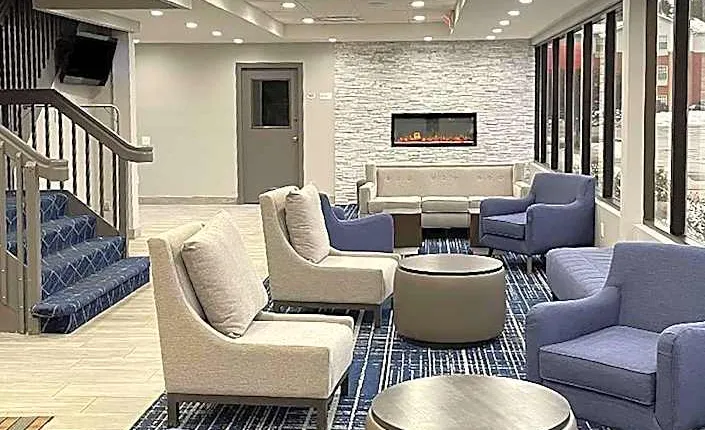 Suburban Studios Roseville-Detroit North