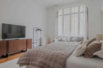 Spacious Apartment - 5br/12p - Chaillot, Paris