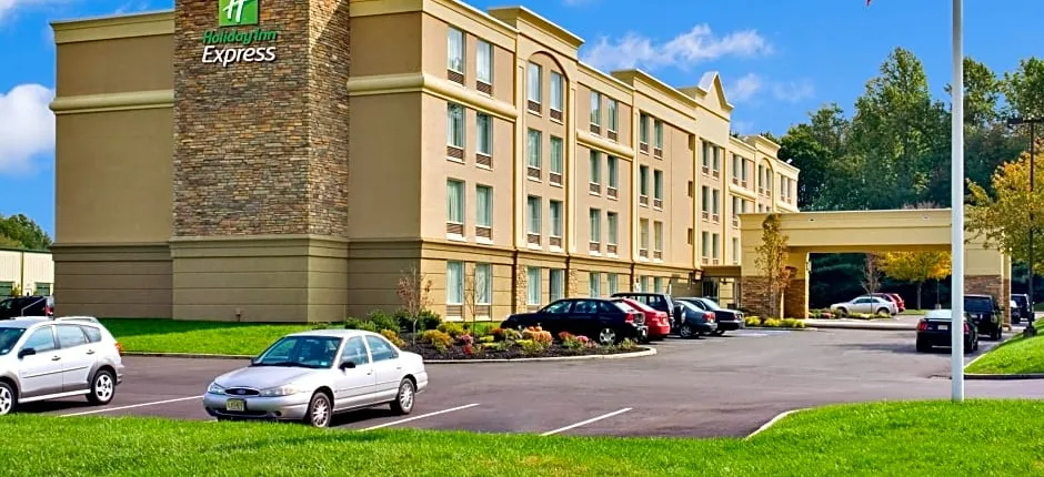 Holiday Inn Express & Suites West Long Branch - Eatontown By IHG