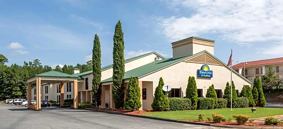 Days Inn & Suites by Wyndham Peachtree Corners Norcross