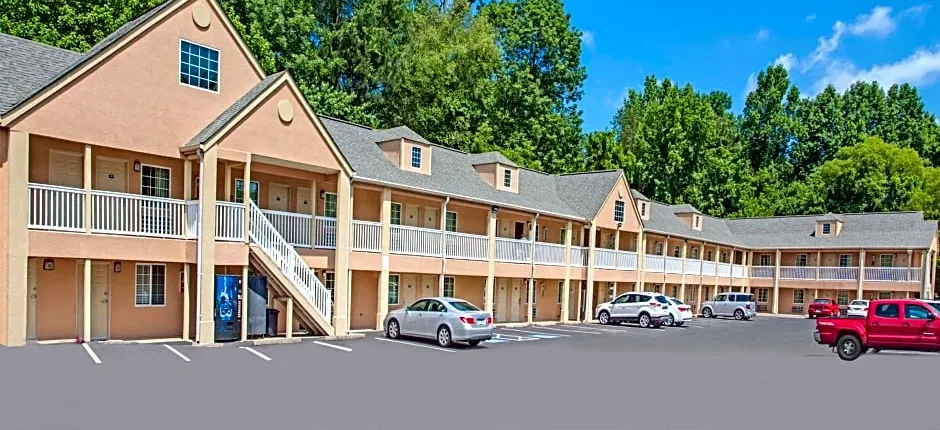 Days Inn by Wyndham Canton