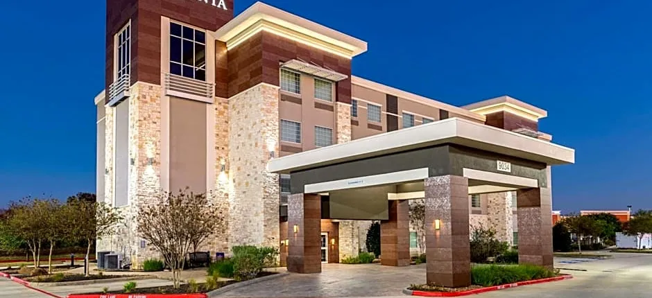 La Quinta Inn & Suites by Wyndham Houston Nw Beltway 8 / West Rd