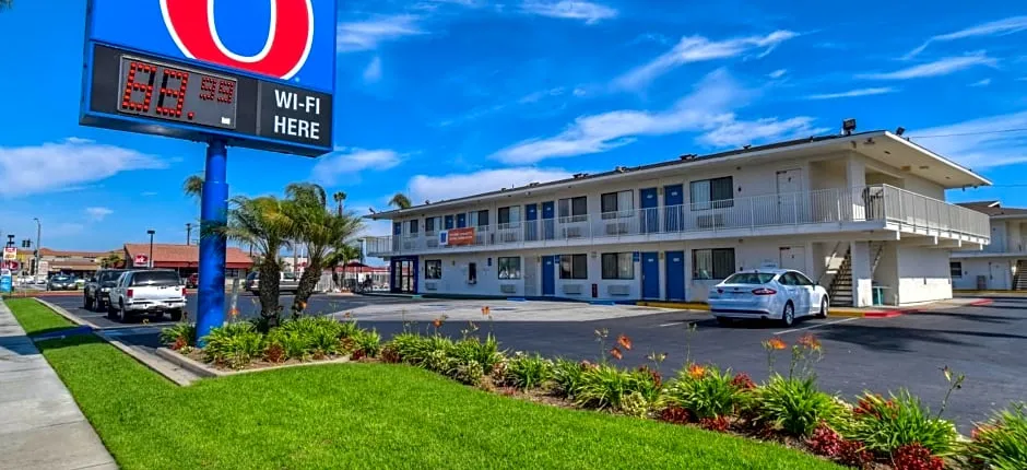 Motel 6-Stanton, CA