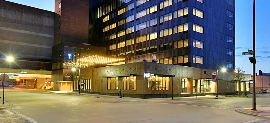 The Lismore Hotel Eau Claire - a DoubleTree by Hilton