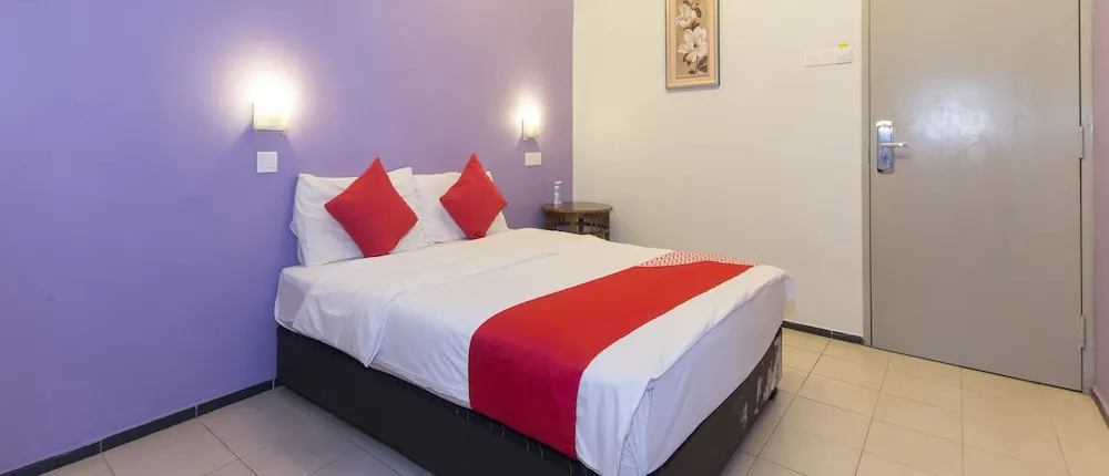 OYO 421 iHome Boutique Hotel