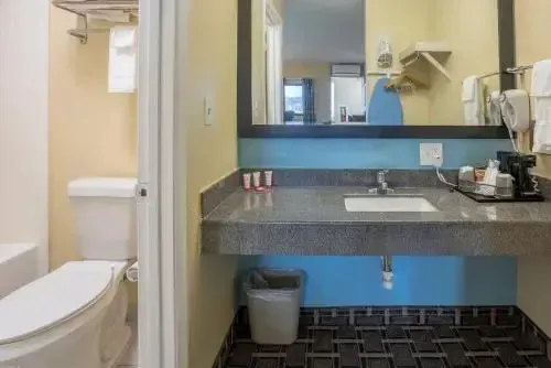 Quality Inn & Suites West Waterpark