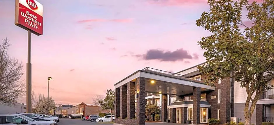 Best Western Plus Grand Manor Inn