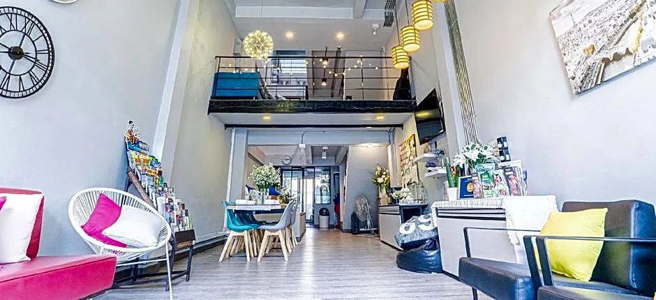 Warm Hostel