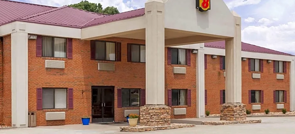 Super 8 by Wyndham Eddyville/Kuttawa