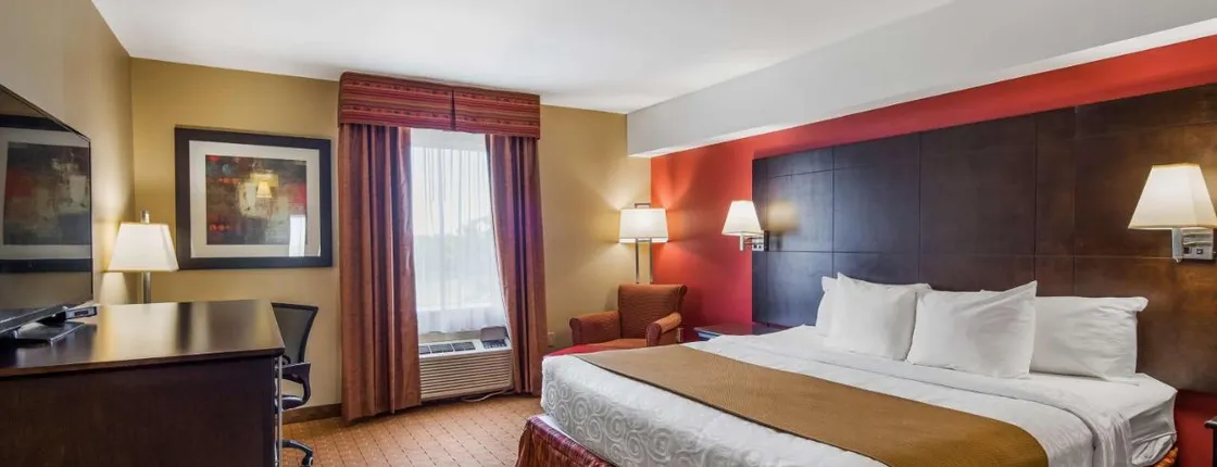 Best Western Plus Bowmanville